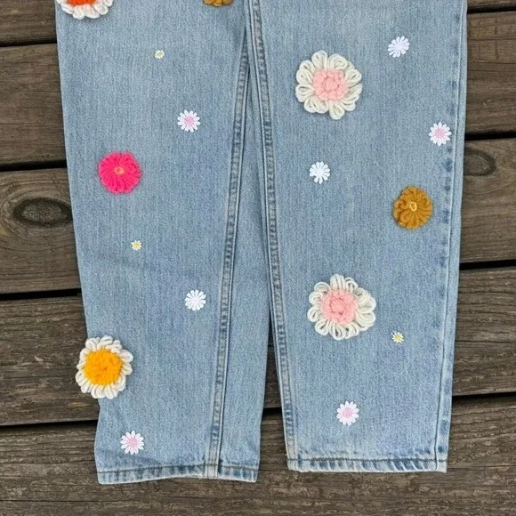 The Series NY Custom Reworked Floral Design Paper Tag Levi's 550 Mom Style Jeans - Picture 4 of 7